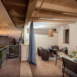 Holiday House Da Vinci , Terrasini Italia